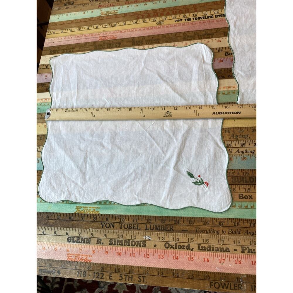 Vintage Christmas‎ Napkins Cloth Set 4 Red Holly Poinsettia Cotton Retro - Picture 9 of 10